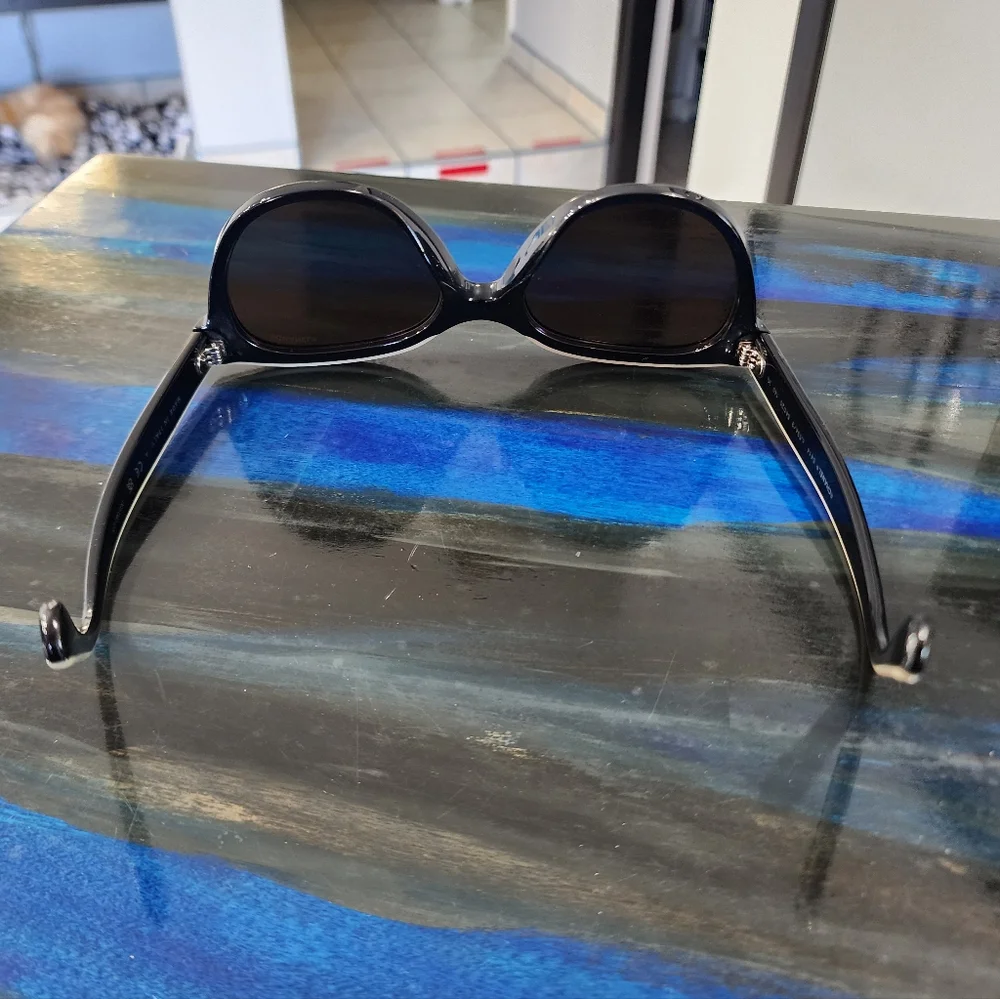 Chanel Black Sunglasses and Wallet Set - Picture 8 of 9